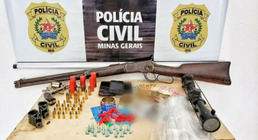 Homem é preso em operação ‘Falsum Sanctus’ e armas e drogas são apreendidas em Sabinópolis