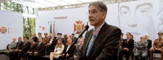 Mineiros são homenageados com Medalha Juscelino Kubitschek em Diamantina