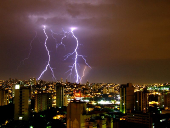 Saiba quais cuidados devem ser tomados durante as chuvas