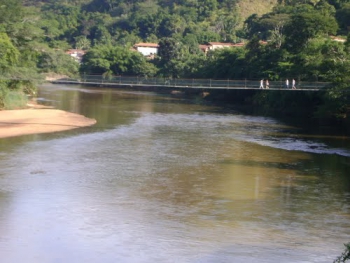 Rapaz morre afogado na Ponte de Arame em Santa Maria de Itabira