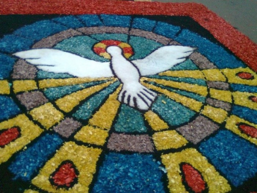 CORPUS CHRISTI: Cidades da região se preparam para a ornamentação das vias públicas e confecção dos tradicionais tapetes