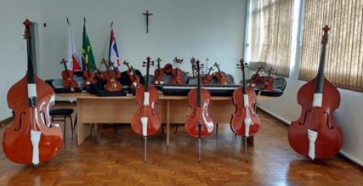 Prefeitura de Diamantina recebe doação de Instrumentos musicais