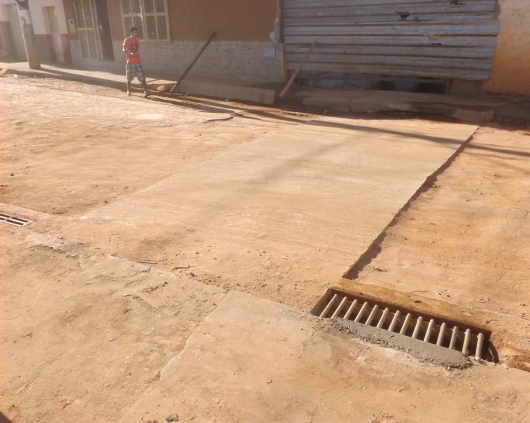 Trânsito na ponte próximo a Avenida do Mercado é liberado; obra só será finalizada nesta terça