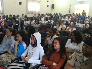 1º Seminário em combate ao uso de drogas é realizado em São João Evangelista