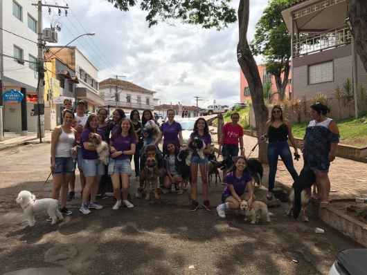 Seis animais são adotados e 100 kg de ração são arrecadados em prol da ONG Pets de Rua e Adoção Guanhães