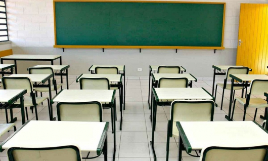 Governo de Minas autoriza retorno de 100% dos estudantes às aulas presenciais