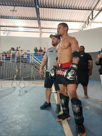 ESPORTE: Atletas do Team Alexandre Xuxa apresentam bom desempenho em Campeonato de Muay Thai em São João Evangelista
