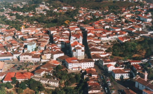 Cidades em MG terão cortes nas festas de fim de ano