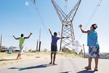 CEMIG reforça perigo de soltar pipas perto da rede elétrica