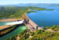 TARIFAS: Contas de luz no país só devem baixar em 2018