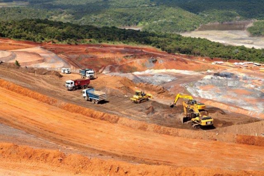 Anglo American abre 90 vagas para curso de operador de equipamento de mina em parceria com o Senai