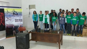 Polícia Militar de Guanhães realiza palestra para adolescentes sobre álcool e drogas